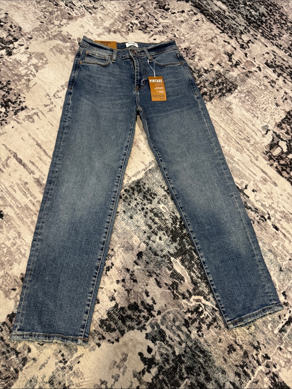 Kensie womens Straight Jeans - Medium Blue Wash NWT 4/27